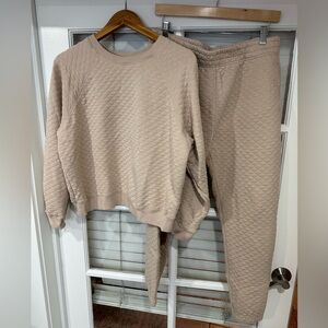 ZSupply Quilted Beige Sweatshirt and Joggers Set